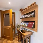 Glockenstuhl, Haus Apartman