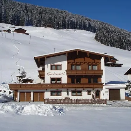 Glockenstuhl, Haus