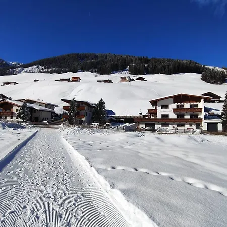 Glockenstuhl, Haus *