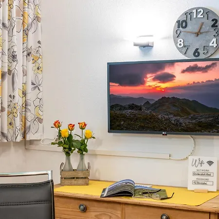 Daire Glockenstuhl, Haus Tux