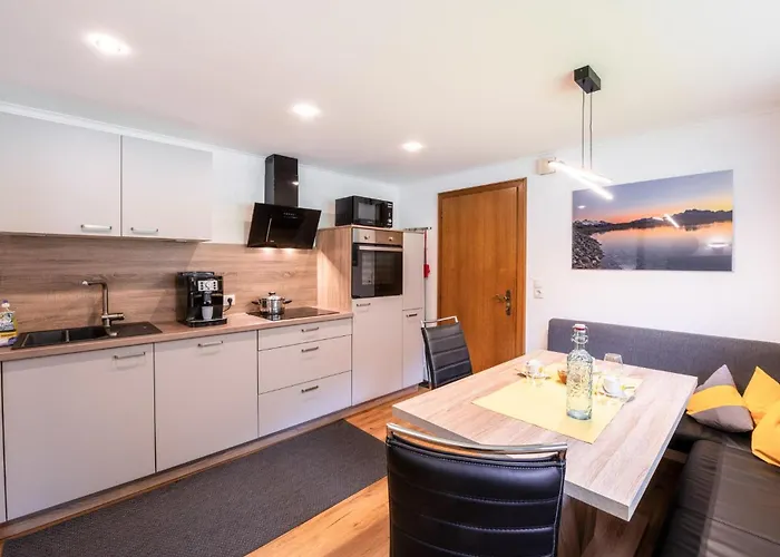 Glockenstuhl, Haus * Тукс