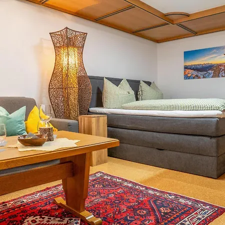 Glockenstuhl, Haus Тукс