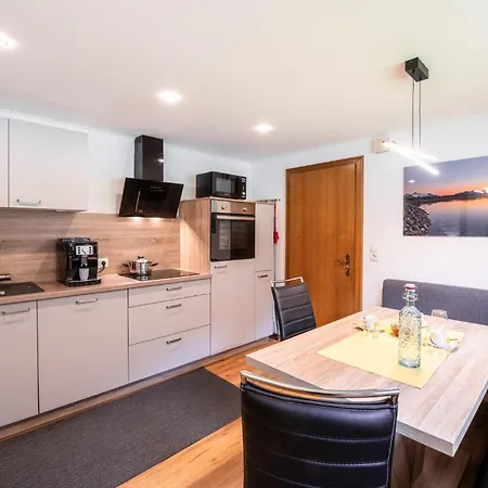 Glockenstuhl, Haus * Тукс