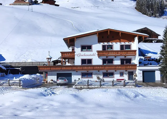 Glockenstuhl, Haus 턱스