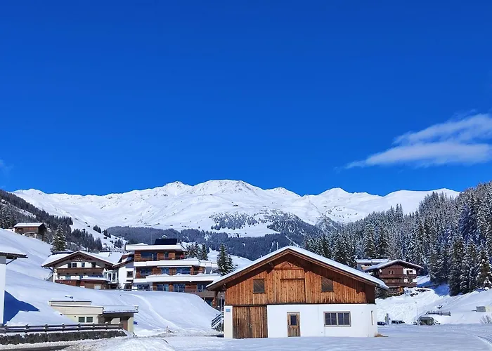 Glockenstuhl, Haus 아파트 *